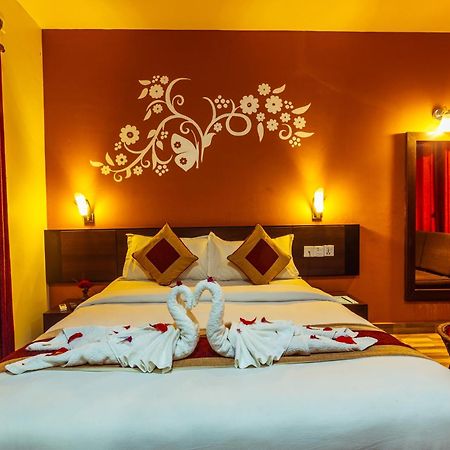 Vision Safari Pvt Ltd Hotell Sauraha Exteriör bild