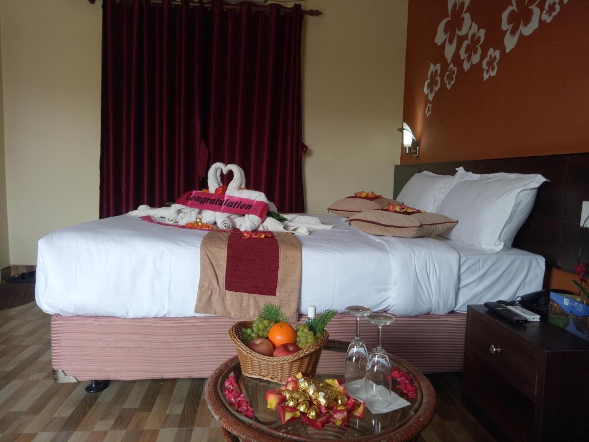 Vision Safari Pvt Ltd Hotell Sauraha Exteriör bild